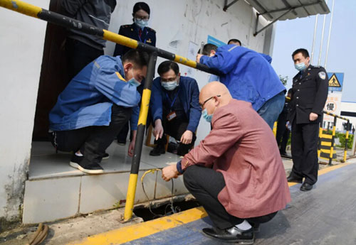 來賓市開展企業(yè)復(fù)工地磅計(jì)量檢定活動(dòng) 預(yù)防地磅遙控