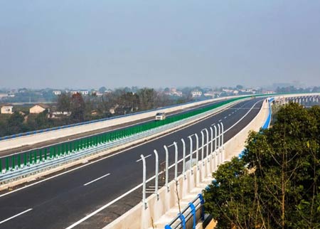 據(jù)卡友反映:新港收費(fèi)站地磅比實(shí)際重量多2噸 5%誤差！